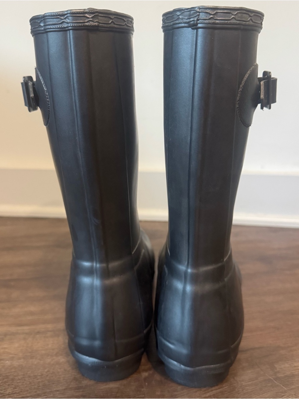 Hunter Mid Rain Boot with Beige Interior and Black Logo - Picture 3 of 6